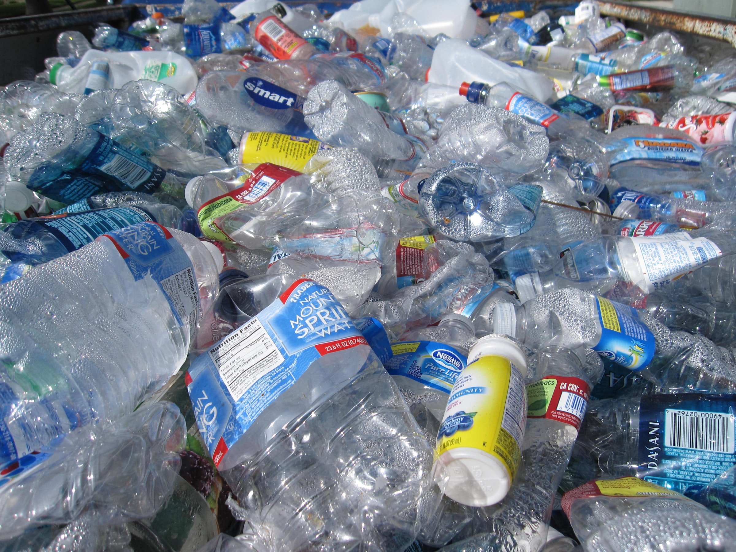 Plastic Park: Using Plastic Waste to Produce Hydrogen